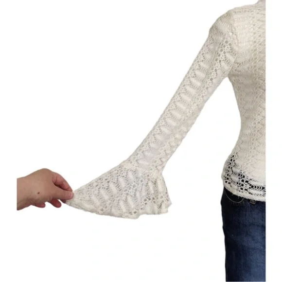 Rampage Crocheted Lace Keyhole Tie Bell Sleeve Blouse EUC sz S - Picture 4 of 14